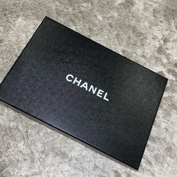 Chanel slides 100% authentic in marine - Picture 6 of 6